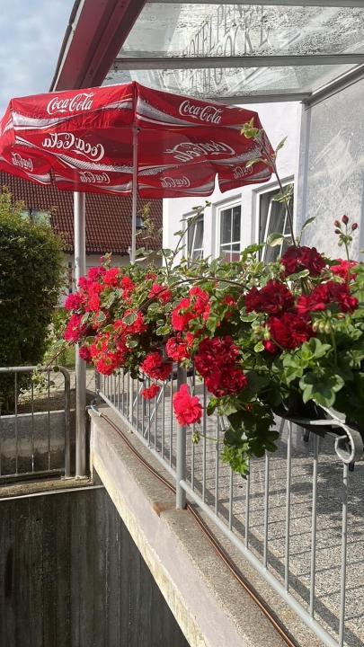 Hotelpension Zum Gockl Allershausen Exterior foto